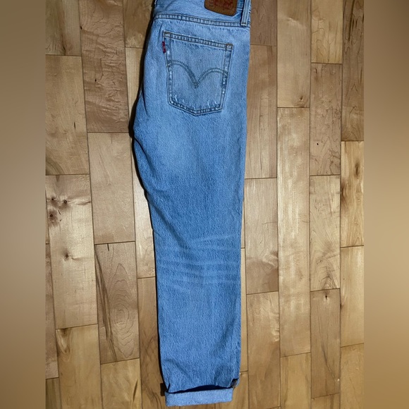 Levi’s mom jeans - Picture 3 of 3